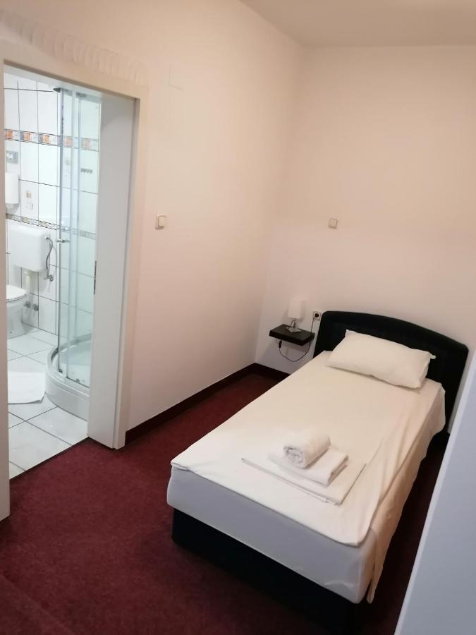 Hotel Garny Pleso 大戈里察 外观 照片