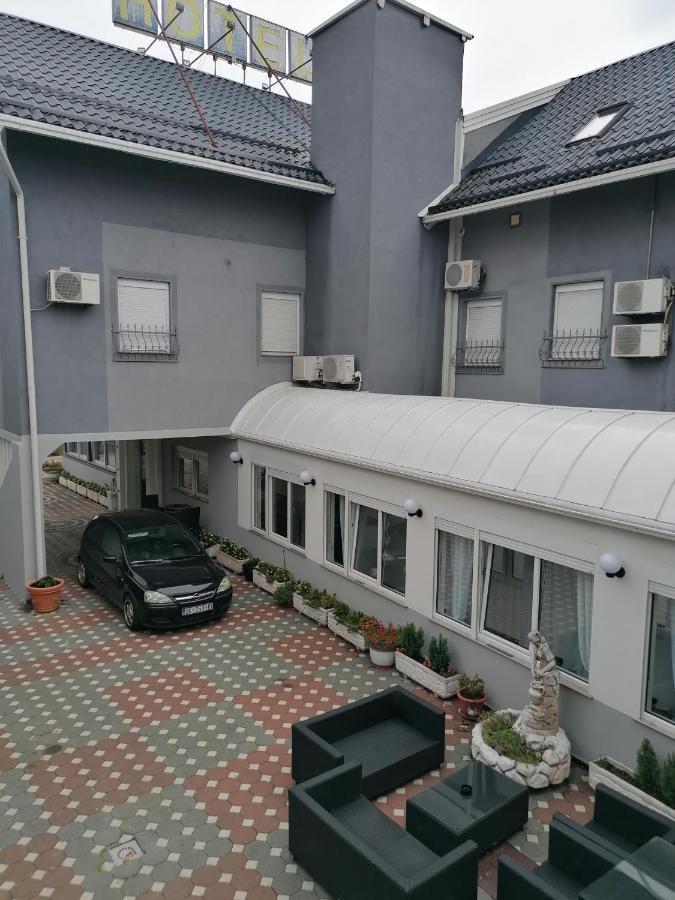 Hotel Garny Pleso 大戈里察 外观 照片